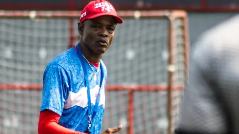 Dely Valdés buscará reforzar Santos con panameños