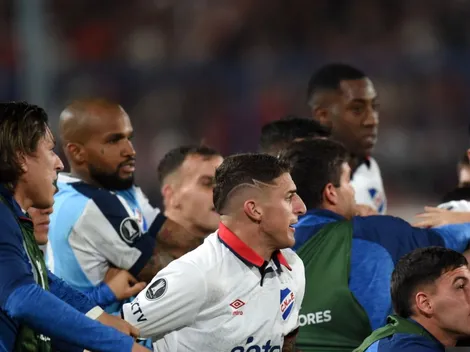 Luis Mejía en medio de una riña en el Nacional-River por Copa Libertadores (VIDEO)