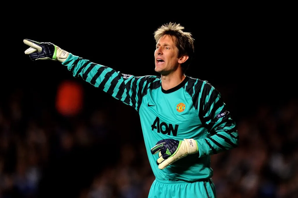 Edwin Van Der Sar jugó cinco finales de Champions League.  (Photo by Mike Hewitt/Getty Images)