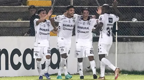 Extranjero de Comunicaciones fue operado de emergencia y se pierde lo que resta del torneo