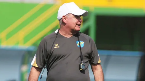 Willy Olivera criticó a Municipal por ser muy defensivo en la ida de las semifinales