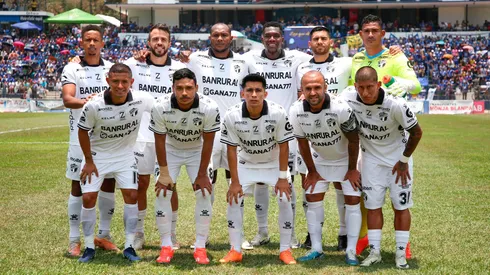 Comunicaciones confirma una baja en defensa para el Clásico ante Municipal