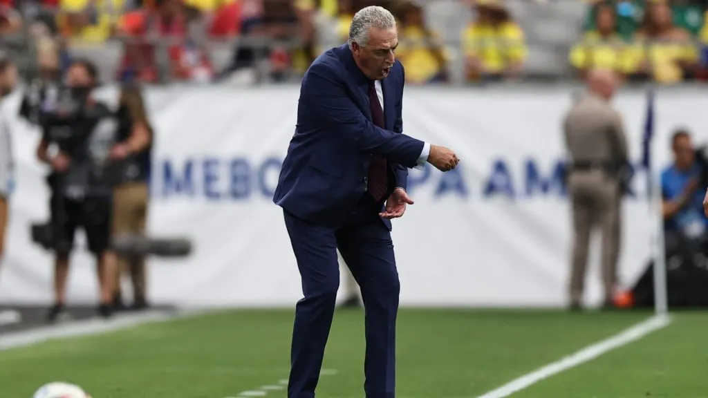 Alfaro vivió intensamente el duelo contra Colombia. (Getty Images)