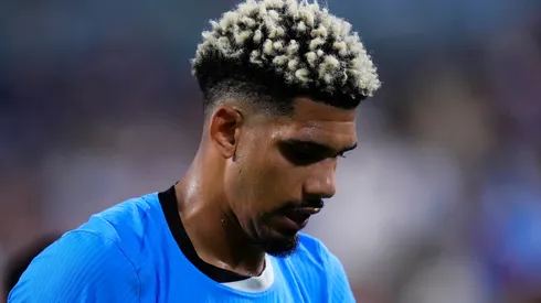 Ronald Araújo y la situación que no le permitió terminar el partido