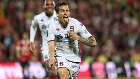 Saprissa se sale con la suya con Paradela