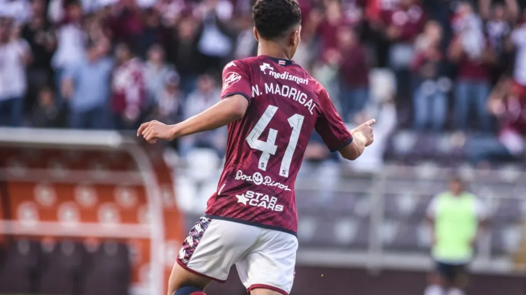 La primera propuesta por Warren Madrigal fue rechazada por Saprissa.