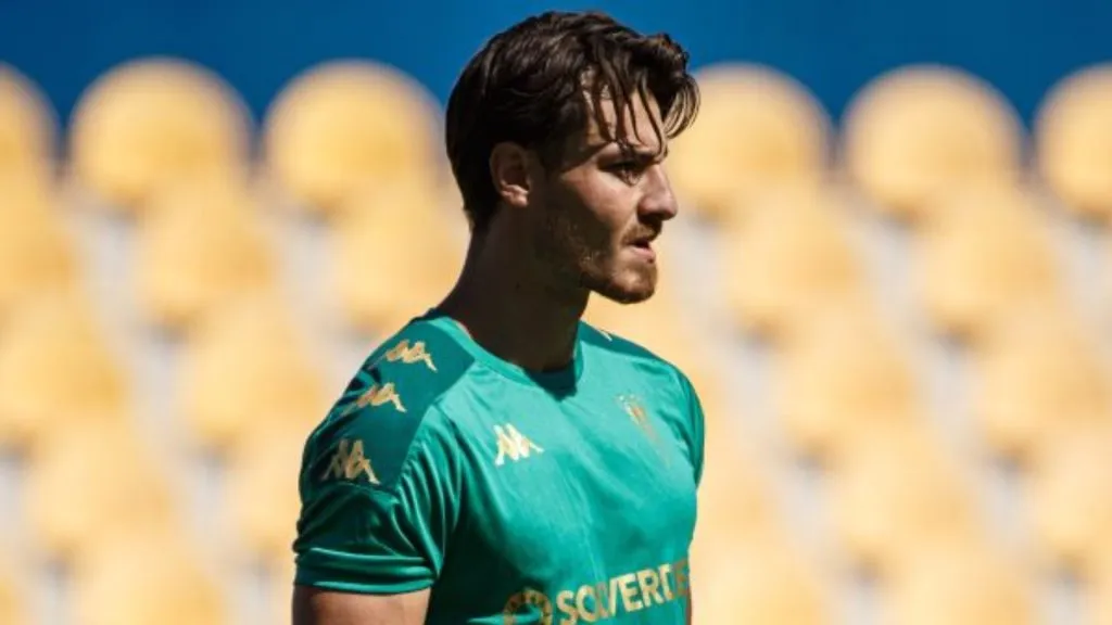 Daniel Figueira buscará dejar sin minutos a Kevin Chamorro.