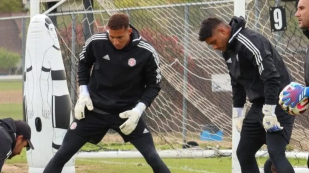 Kevin Chamorro es suplente de Patrick Sequeira en la Sele. (Foto: La Nación)