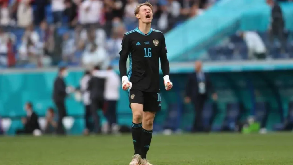 Matvey Safonov llegaría al PSG en lugar de Keylor Navas. (Lars Baron/Getty Images)