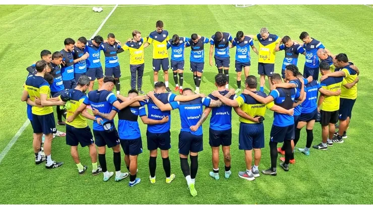 Juega en Costa Rica y anunció su retiro de la Selección de El Salvador