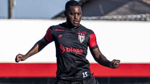 Joel Campbell suma problemas legales en Brasil