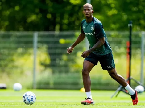 Jeyland Mitchell se lleva las miradas en la aplastante derrota del Feyenoord