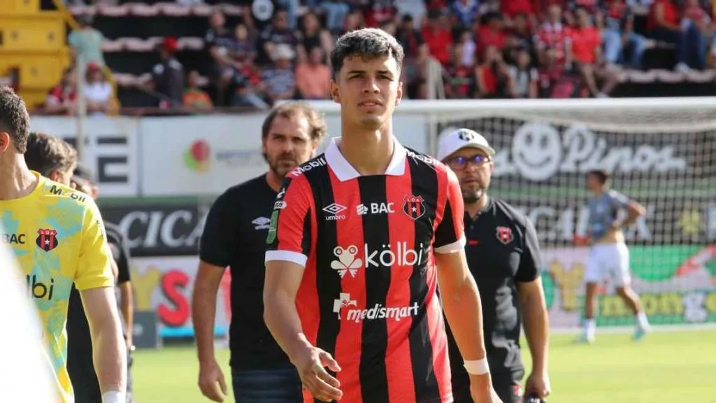 Lesme no tuvo muchas oportunidades en Alajuelense (Alajuelense).