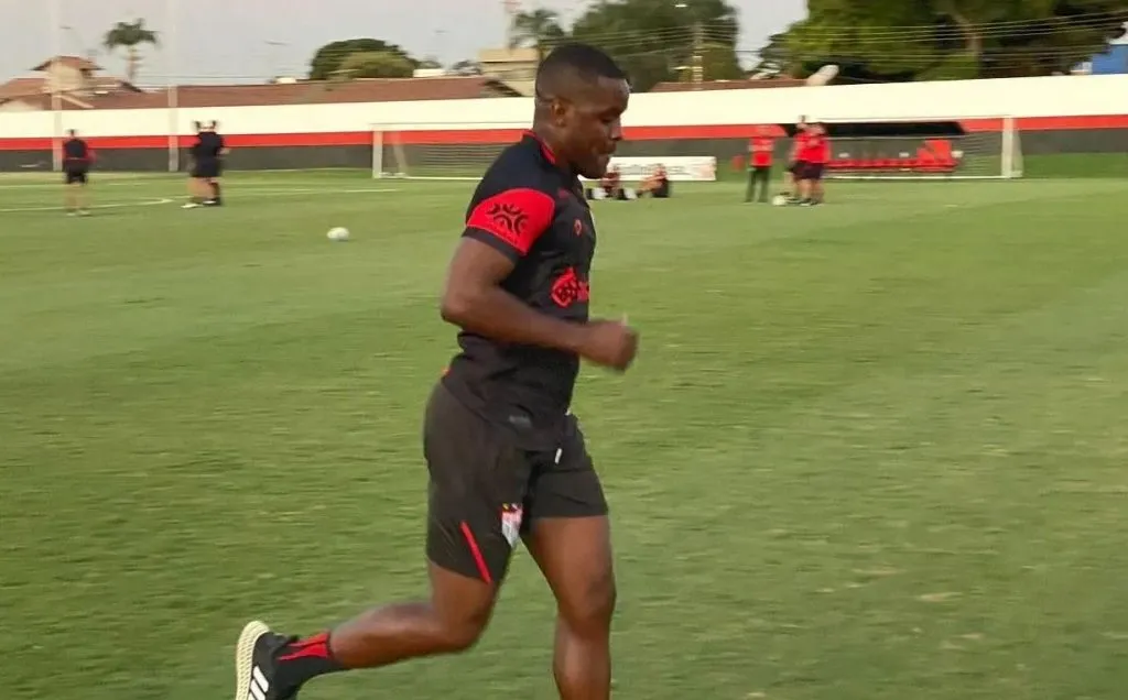 Atlético Goianiense – Joel Campbell