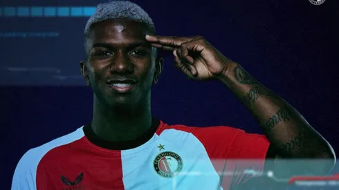 Extremo: Jeyland Mitchell se muestra en Feyenoord como nunca se lo vio