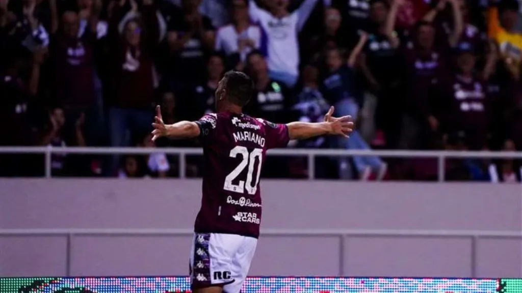 Mariano Torres anotó en la victoria del Saprissa.