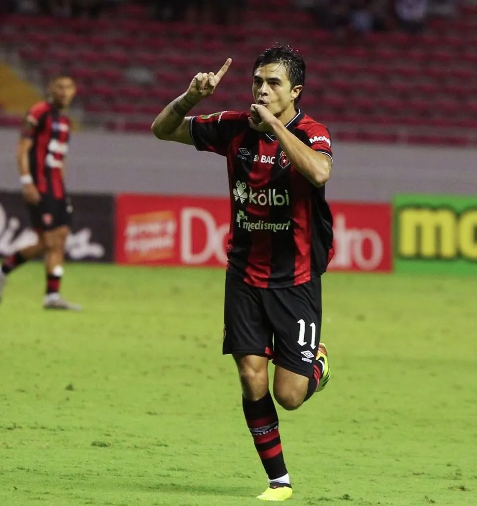 Diego Campos arrancó el Apertura 2024 de la mejor manera (Alajuelense).