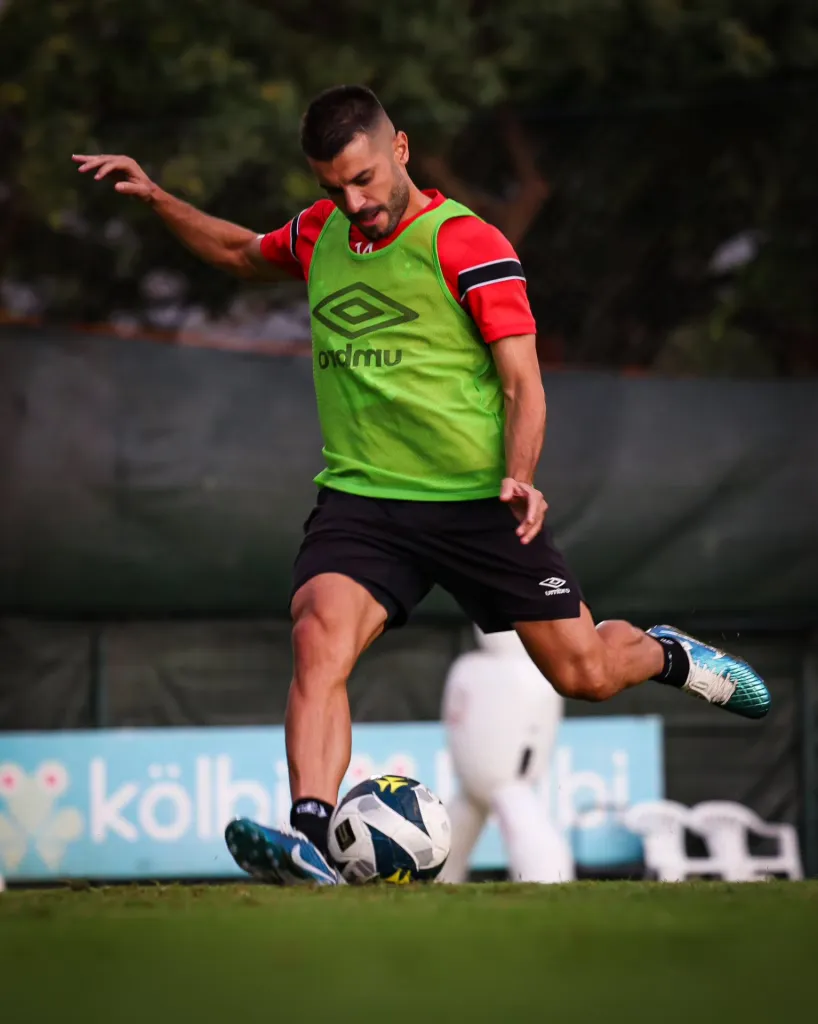 Iago Falque decepcionó a los manudos.