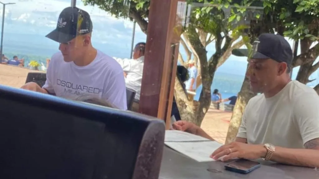 Keylor Navas junto a Oscar Duarte en Nicaragua