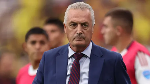 La Fedefútbol se pone firme y golpea a Gustavo Alfaro