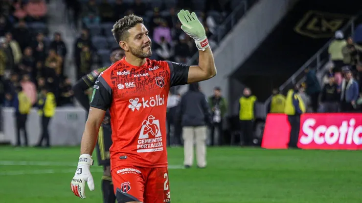 Leo Moreira se olvida de Alajuelense.