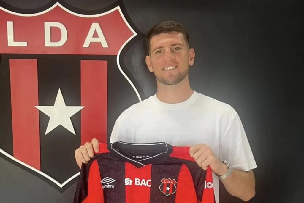 Alberto Toril es nuevo jugador de Alajuelense.