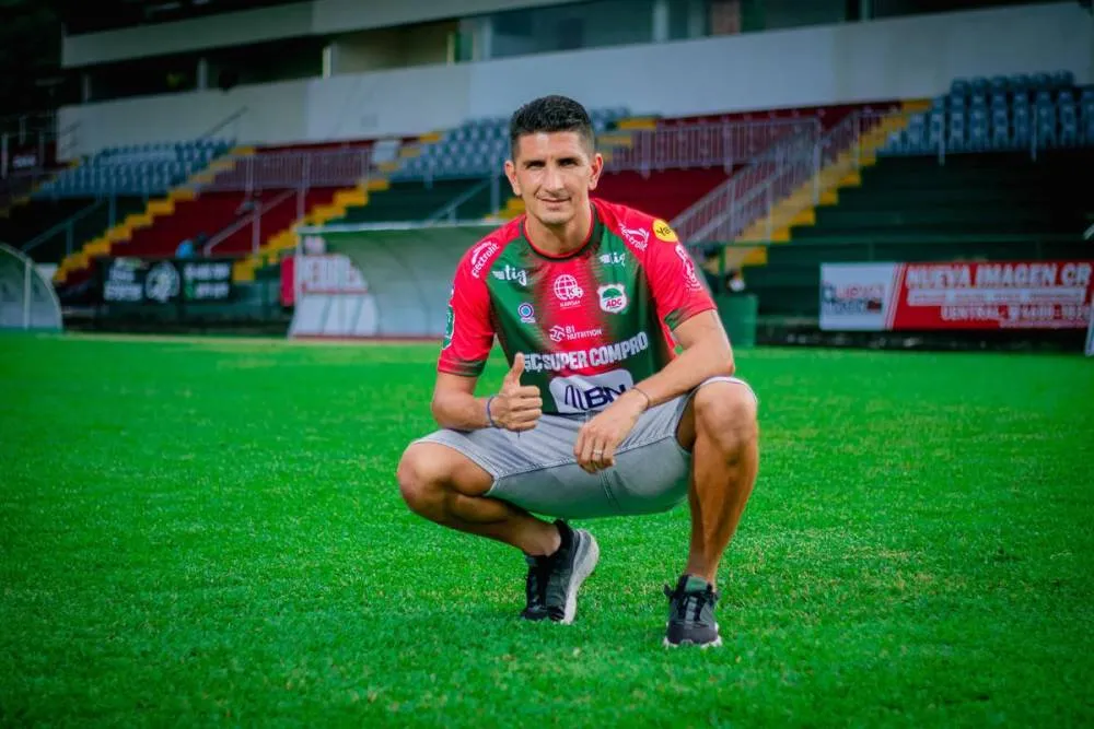 Leverón firmó por un año con ADG (Guanacasteca).