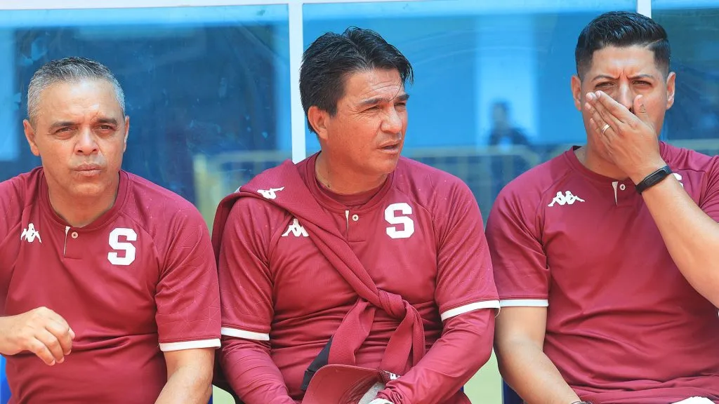 Vladimir Quesada le da los últimos toques al equipo antes de empezar la temporada. (IMAGO)