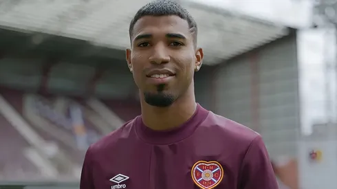 Gerald Taylor lució sus nuevos colores.