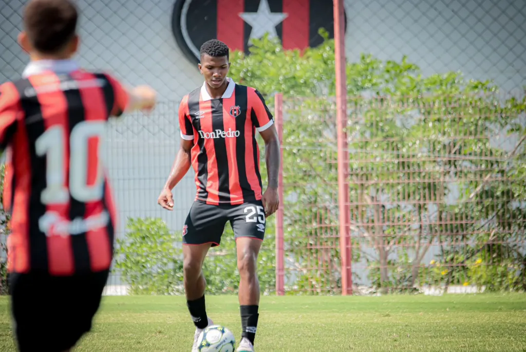 ¿Podrá Alajuelense sacar un nuevo Jeyland Mitchell? (Foto: LDA)