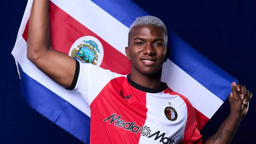 Así fue presentado Jeyland Mitchell en el Feyenoord. (Feyenoord)