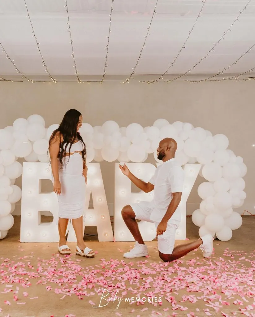 “Baby” y casamiento para Javon East y su mujer. (Instagram)