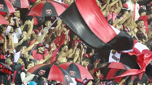 Alajuelense se ríe del Saprissa.