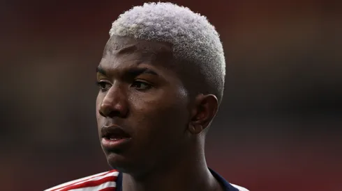 Jeyland Mitchell ilusiona al Feyenoord.