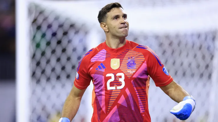 Dibu Martínez salvó a Messi y Argentina sigue con vida en la Copa América 2024