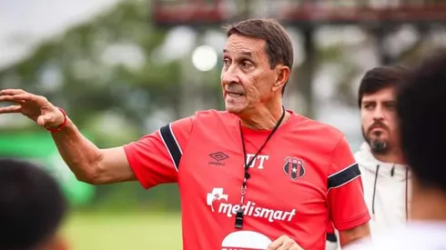 "Pesó lo económico": Guimaraes no lo quiso y hoy ya no está en Alajuelense