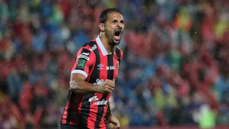Celso Borges le da un lugar central a Óscar Ramírez para el clásico entre Alajuelense y Saprissa