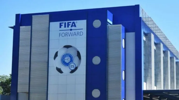 FIFA toma decisión que afectará al futbol de El Salvador