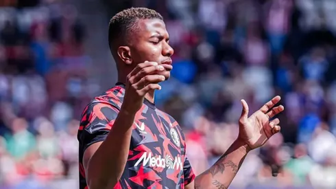 La situación de Jeyland Mitchell en Feyenoord sufre un cambio radical