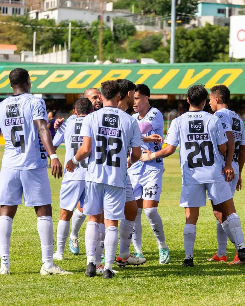 Comunicaciones FC / X