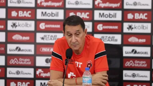 Guimaraes se fue disconforme.