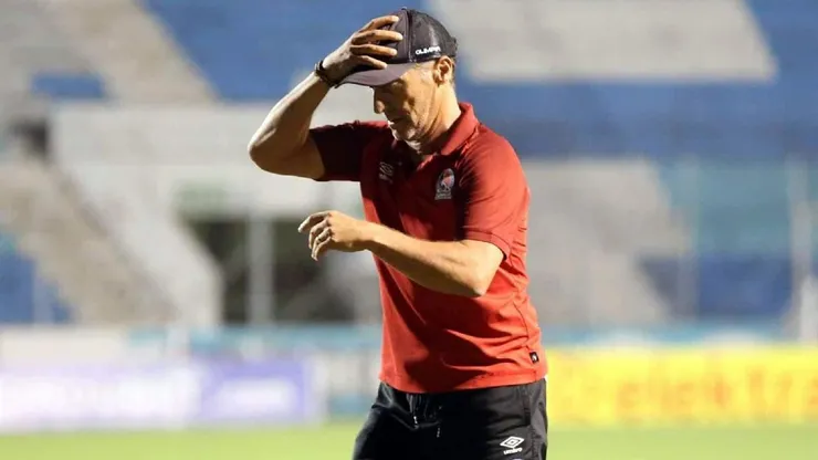 Pedro Troglio recibe mala noticia antes del partido de Olimpia por la Copa Centroamericana