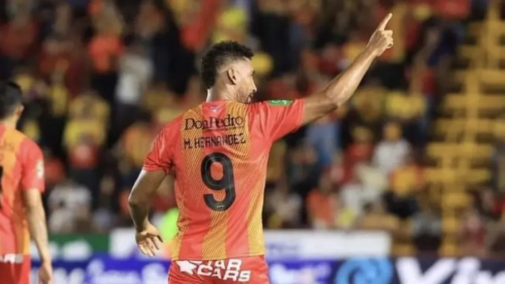 Marcel Hernández no podrá viajar a Panamá por un tema de papeles.