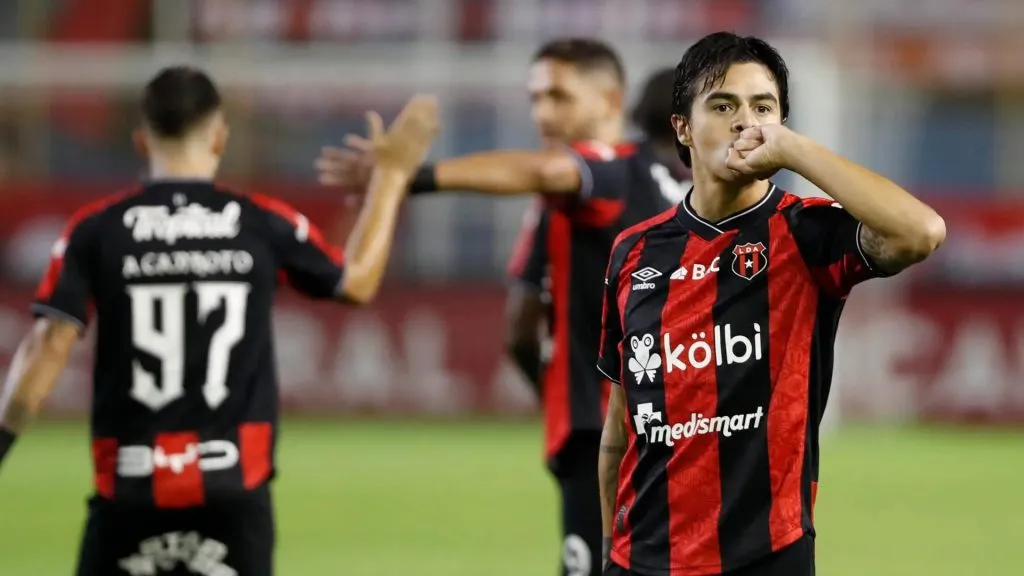 Alajuelense venció 2-0 a Alianza y ya está en cuartos.
