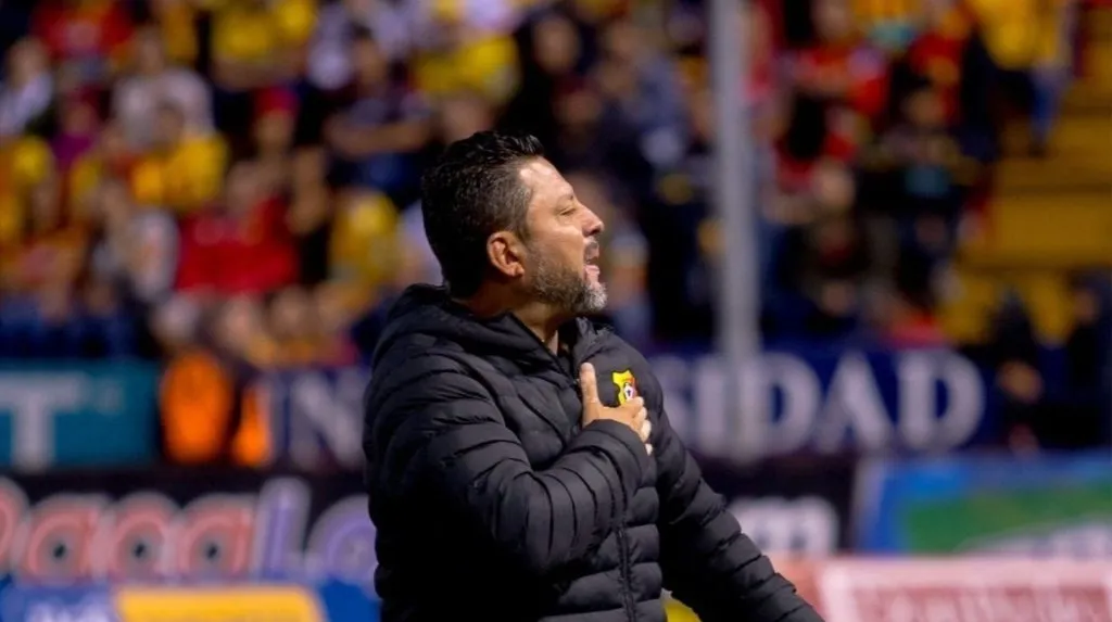 Jafet Soto reemplazó a Paté Centeno (Herediano).