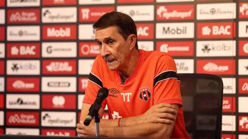 ”Yo controlo”: Guimaraes explica su método en Alajuelense tras la llegada de Óscar Ramírez