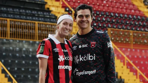 Diego Campos revela cómo Kari Nicole lo ayuda a ser el goleador de Alajuelense.