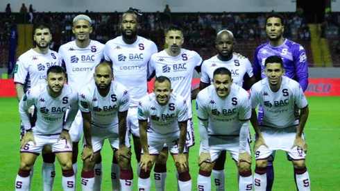 Los tibaseños se cubren la espalda.