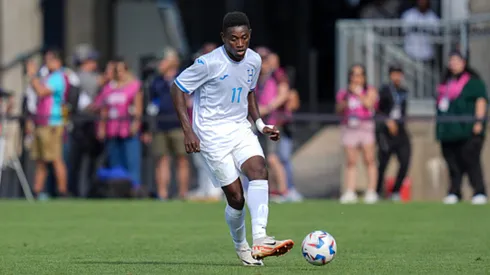 Wesley Decas sorprende al volverse a convertir en legionario