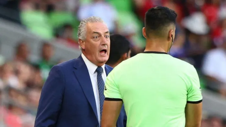 Alfaro sufre el primer revés antes de firmar